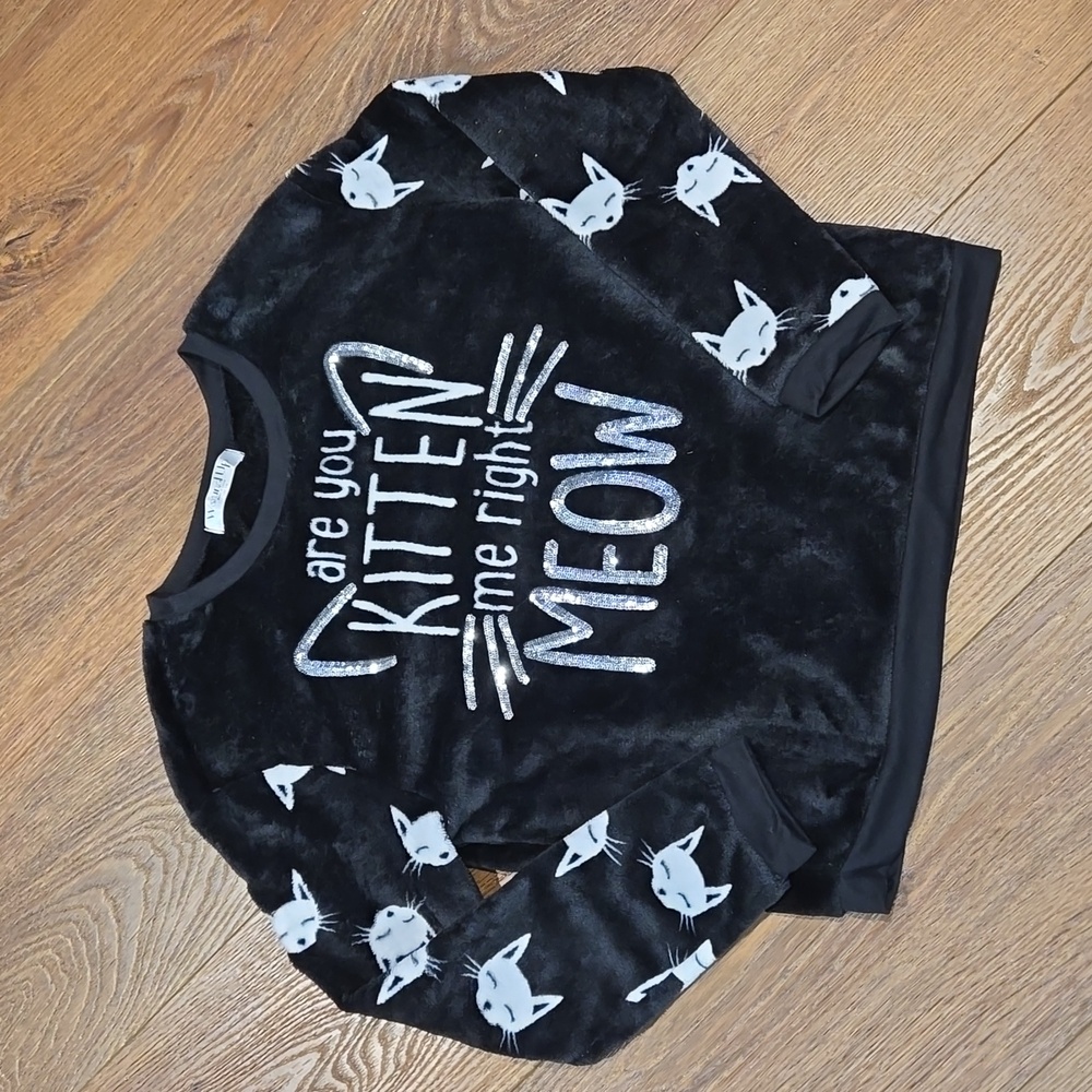 WOUND UP KITTEN SWEATSHIRT.. #6483